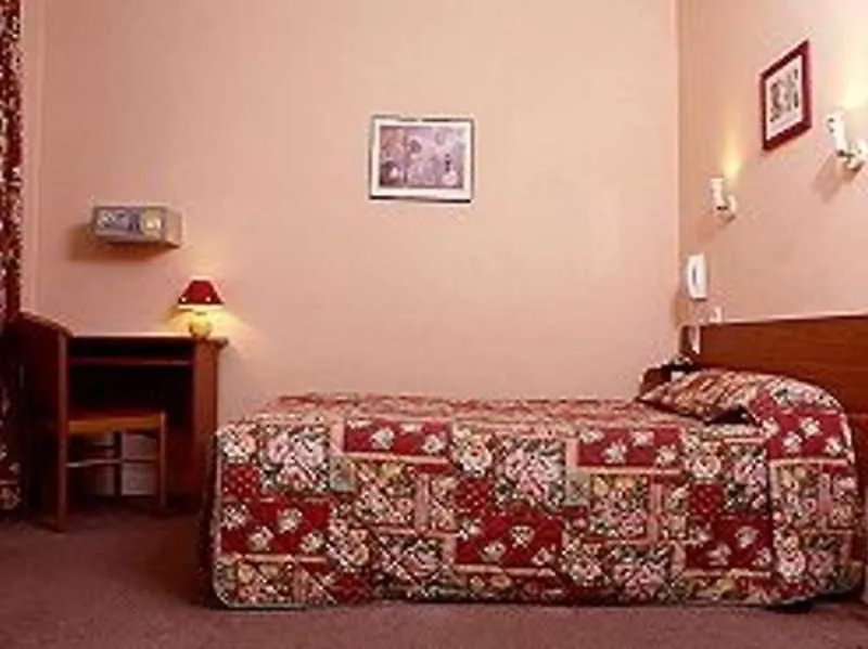 Hotel De La Place Des Alpes Paris 2*,  France