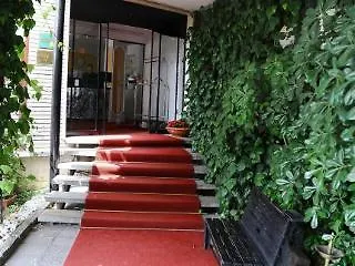 Hotel De La Place Des Alpes Paris