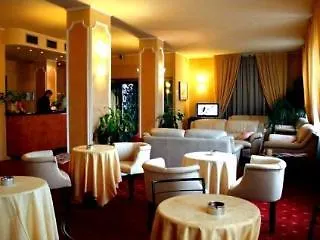 Hotel De La Place Des Alpes Paris