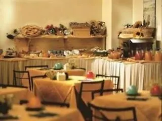 Hotel De La Place Des Alpes Paris 2*,