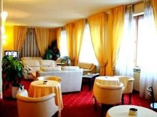 Hotel De La Place Des Alpes Paris