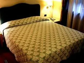 Hotel De La Place Des Alpes Paris