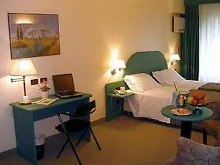 Hotel De La Place Des Alpes Paris