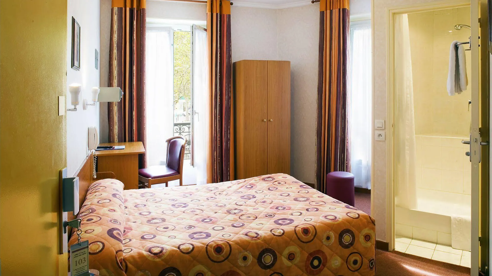 Hotel De La Place Des Alpes Paris 2*,  France