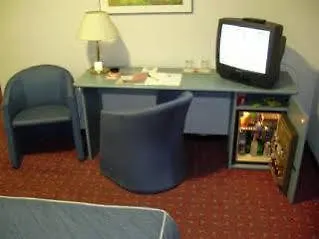 **  Hotel De La Place Des Alpes Paris France