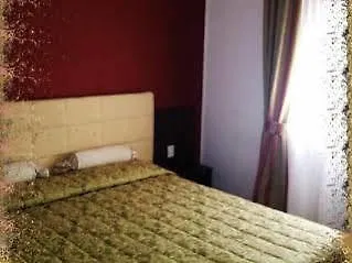 Hotel De La Place Des Alpes Paris 2*,